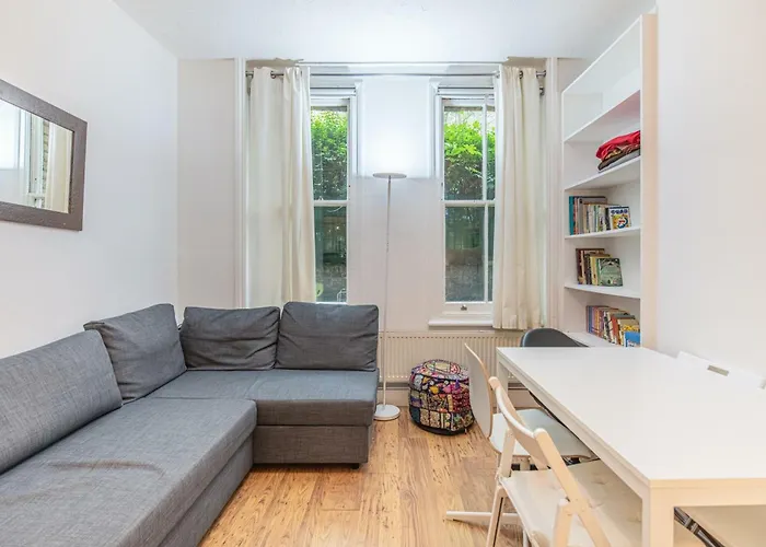 Well-Connected 2Bd Flat In Elephant & Castle